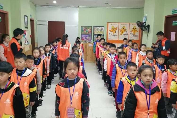 选择中小学生托管加盟品牌应考虑什么