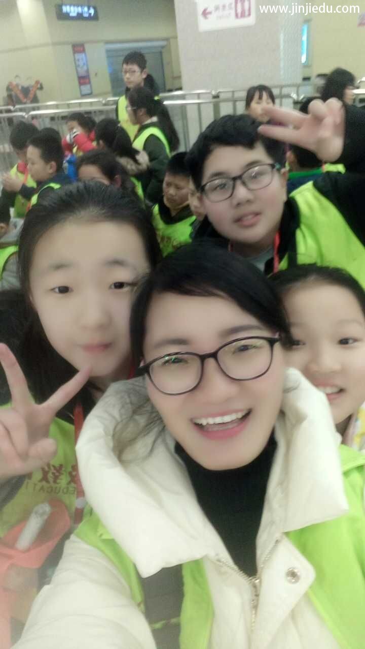品牌托管晋级教育师生