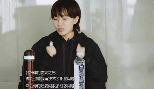 最残忍的教育，是让孩子永远活在“身后没人”的恐惧里