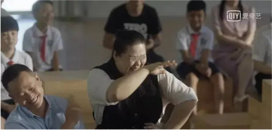 废掉一个孩子最快的方式，就是让他用喜欢的方式上网课