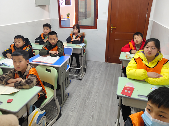 如何有效管理上课爱讲“废话”的学生