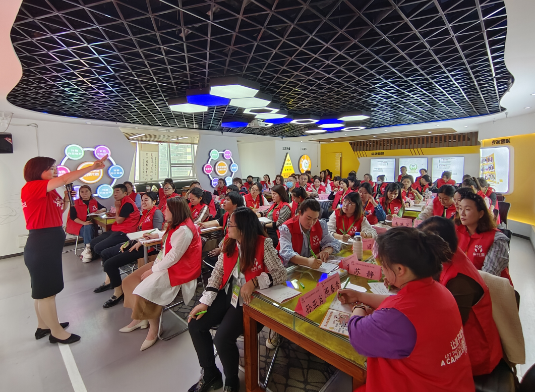万里求学路，一颗教育心——看新疆伊犁聂晓娟校长的中托盟故事