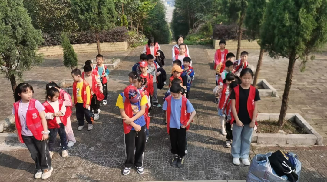 晋级托管学堂:越勤快的父母,越容易养出 “巨婴”?学会 “懒一点”,孩子未来更独立 晋级托管学堂:越勤快的父母,越容易养出 “巨婴”?学会 “懒一点”,孩子未来更独立