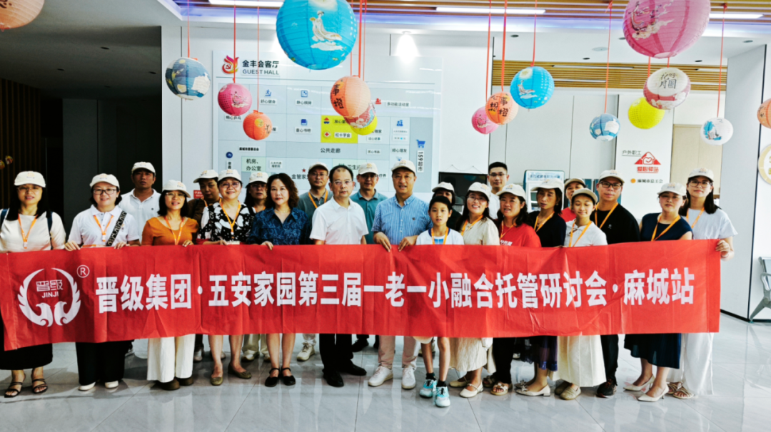 托管生死局:你的“付费场地”模式,正被“零成本社区”模式颠覆 托管生死局:你的“付费场地”模式,正被“零成本社区”模式颠覆