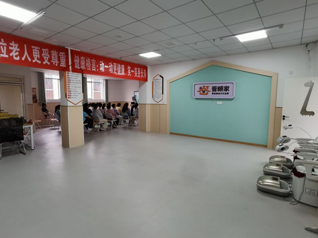14年后,她再次选择晋级:从学生托管到老年托管,一场关于“爱”的接力 14年后,她再次选择晋级:从学生托管到老年托管,一场关于“爱”的接力