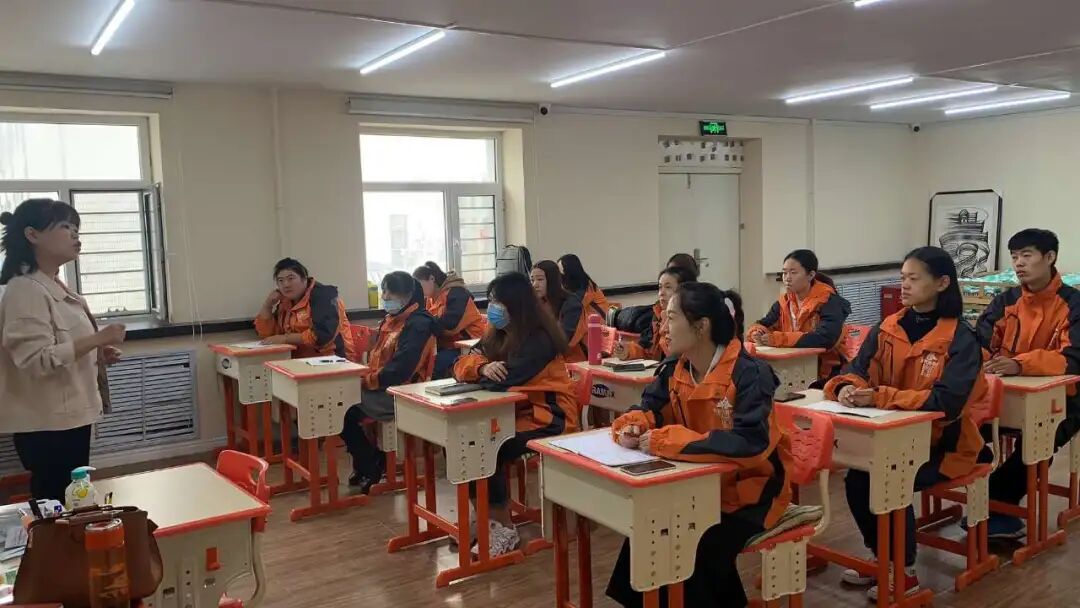 别再用“介绍一个送两百”了,聪明的托管班把转介绍做成了“特权” 别再用“介绍一个送两百”了,聪明的托管班把转介绍做成了“特权”